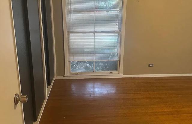Room in 4 Bedroom Home in San Antonio Gallery 3