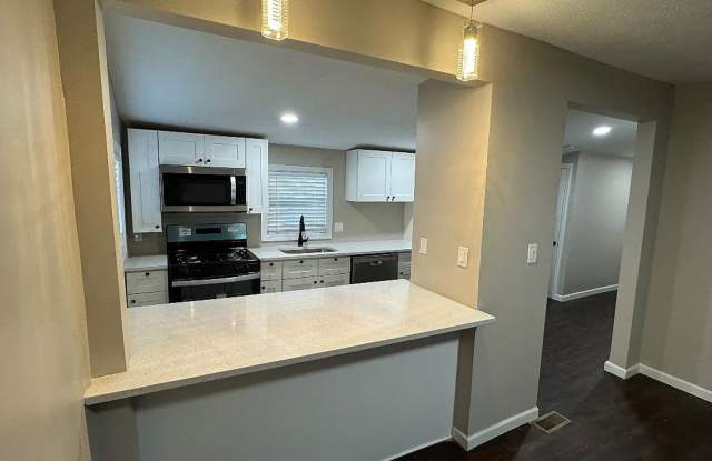 Charming 3 Bedroom 1 Bath Single Family Home in Bon Air photos photos