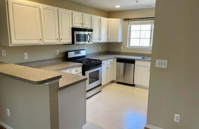 681 River Park Village Boulevard Gallery 4