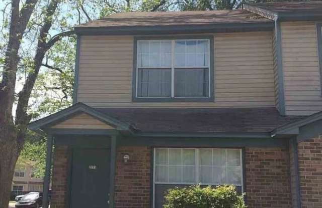 Pet Friendly, Spacious 3BR/3BA Townhome! - 2771 Tess Circle, Tallahassee, FL 32304