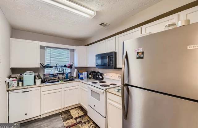 Room in 2 Bedroom Home at Wellington Chase Ct photos photos