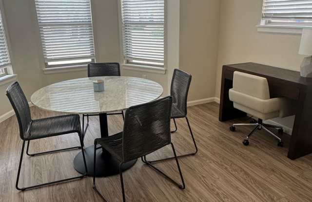 Stunning fully furnished 3 Bed 2.5 bath homes in The Enclave! Gallery 4