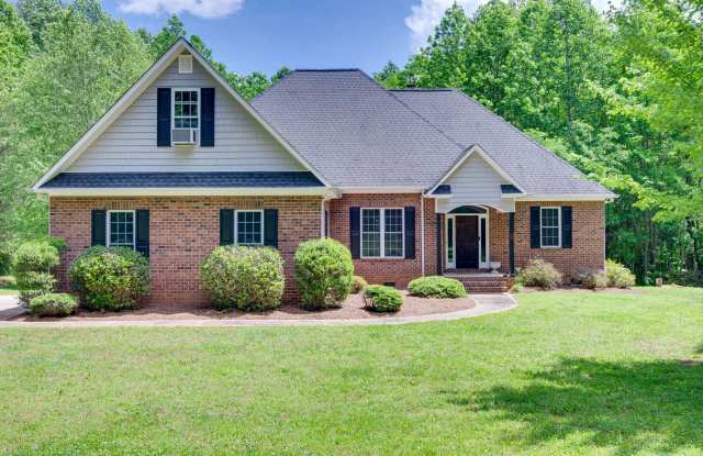 Beautiful 3 bedroom 2 bath Ranch with Bonus room in Lake Wylie! photos photos