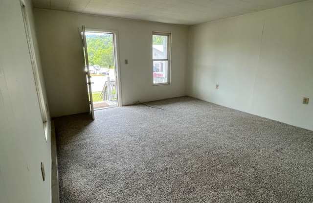 305 W. Linn St photos photos