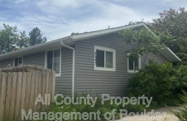 4547 Beachcomber Ct photos photos