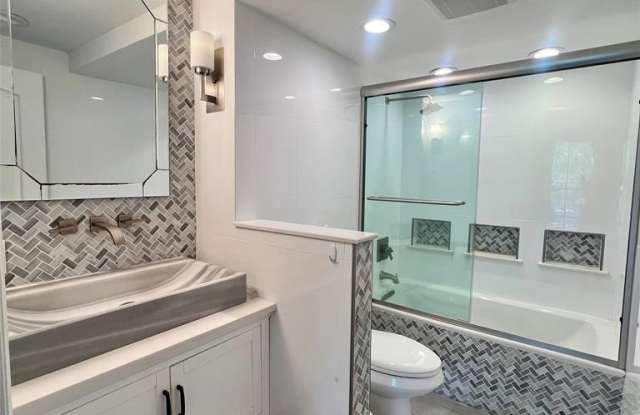 3900 N Hills Dr photos photos