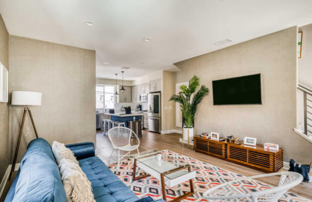 10734 Bloomfield St - 10734 Bloomfield Street, Los Angeles, CA 91602