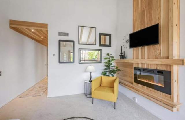 879 Woodside Ln E Unit 5 Gallery 4