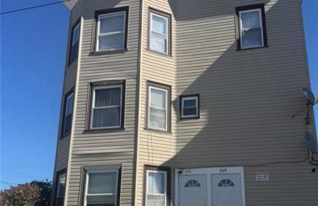373 Burnside Avenue Gallery 1
