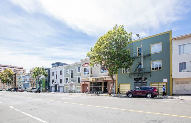 1424 VALENCIA Apartments Gallery 3