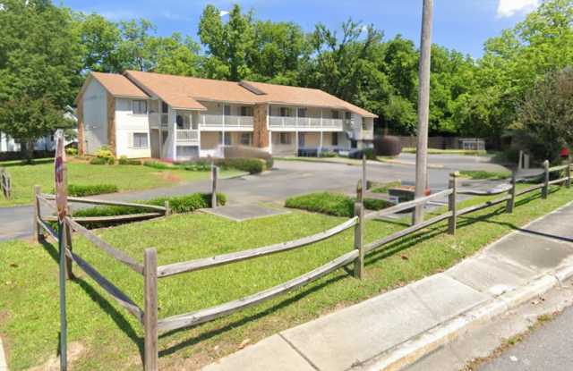 118 S Spruce St Gallery 2