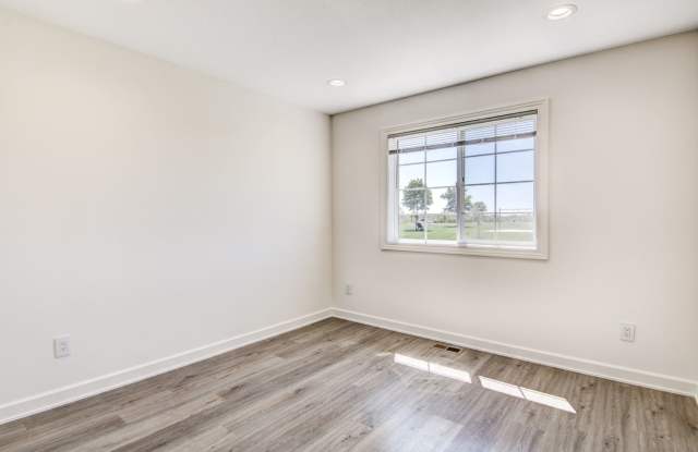 3 Bedroom Town Home Gallery 2