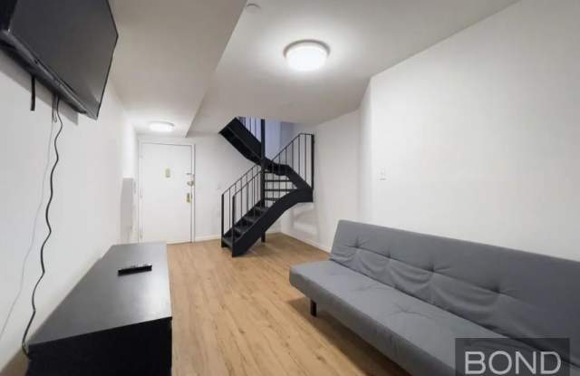 407 West 51st Street Gallery 4