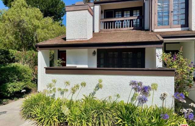1586 Palisades Dr Gallery 1