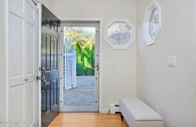 44 Hendrie Avenue Gallery 3