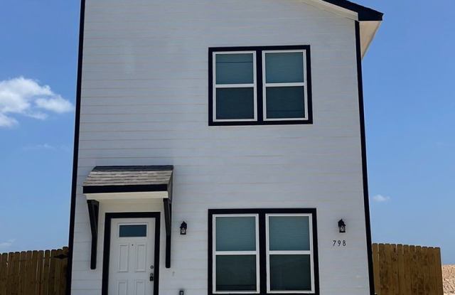 COMING SOON! 798 County Rd 5702 **Ask about our NO SECURITY DEPOSIT option!** photos photos