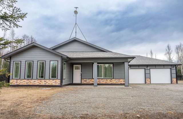 Stunning Modern 3-Bed/2-Bath | Covered Patio & Large Fenced Yard | Dog Friendly! photos photos Stunning Modern 3-Bed/2-Bath | Covered Patio & Large Fenced Yard | Dog Friendly! photos photos