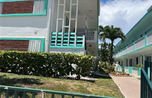 6494 Collins Ave photos photos
