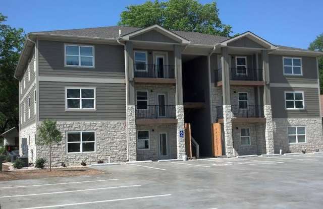 Pre-Leasing Now! Modern 2 Bed, 2 Bath – Centrally Located! - 1023 Thurston Street, Manhattan, KS 66502