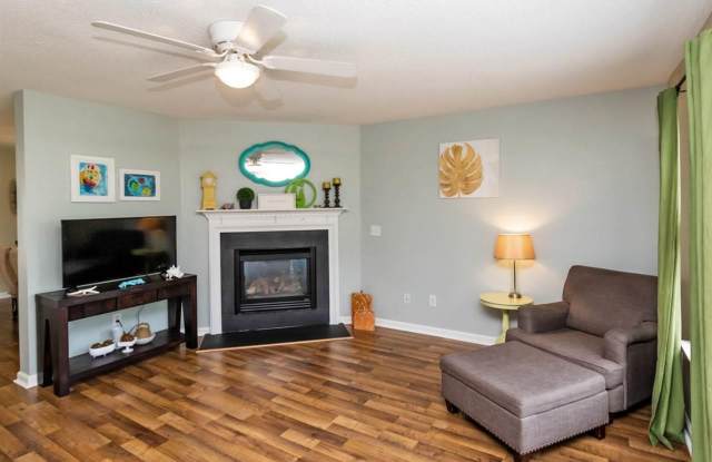Room in 3 Bedroom Home at Spindlewood Ct Gallery 3