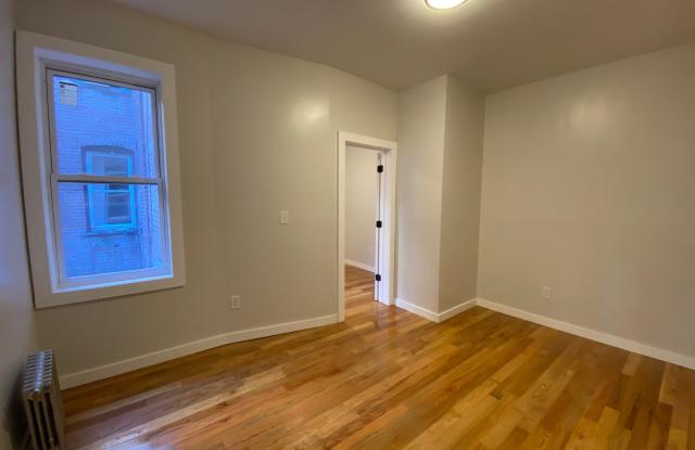 5608 Hudson AveApt 13 Gallery 4