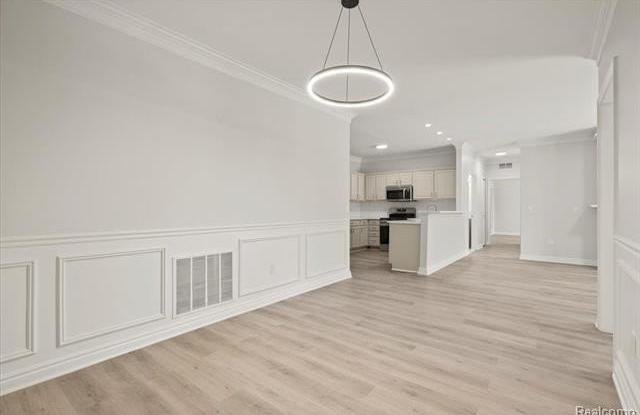 5685 TWIN OAKS Drive Gallery 3