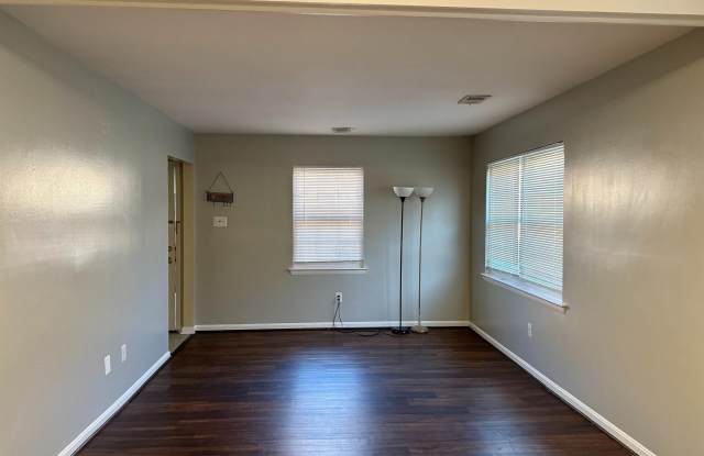 8766 WALUTES Circle Gallery 4