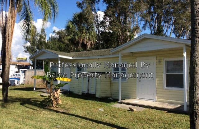 8917 Rocky Creek Dr - 8917 Rocky Creek Drive, Town 'n' Country, FL 33615