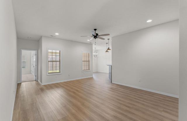 NEW LUXURY 3 BED 2 BATH 2 CAR GARAGE DUPLEX Gallery 2