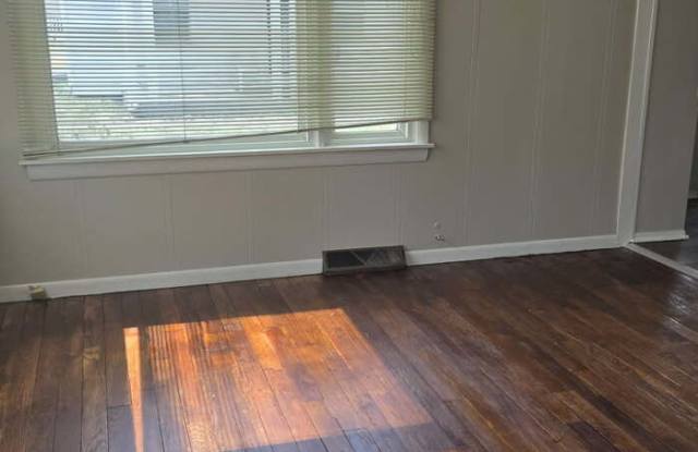 910 East 48th Place Gallery 2