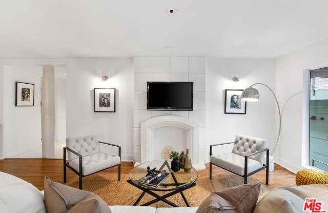 8490 FOUNTAIN AVE photos photos
