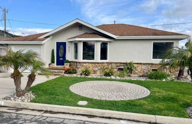 Desirable Shell Beach Home - A few houses to the beach! photos photos