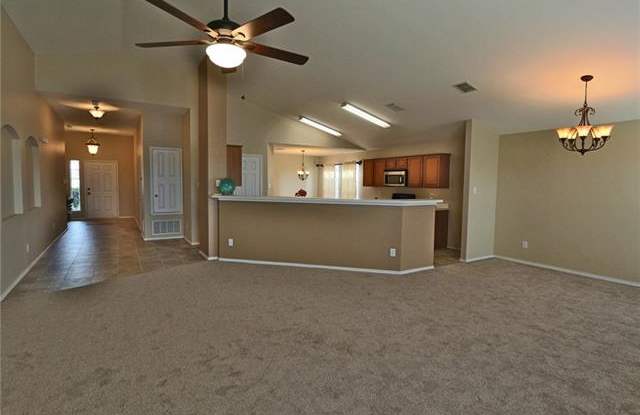2724 Winterberry Lane Gallery 4