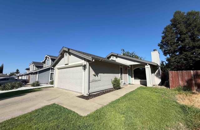 Great Antelope Home Located On a Court photos photos