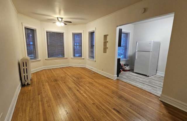 703 W Cornelia Avenue photos photos