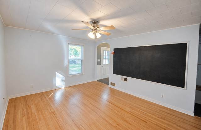 Charming Home Near Soldiers Field & Downtown! Gallery 4