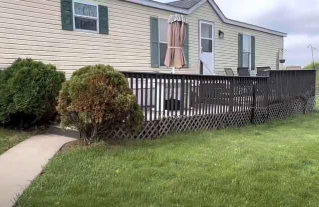 3235 Highway 1 SW in Iowa City - Available on 10/13/25 photos photos