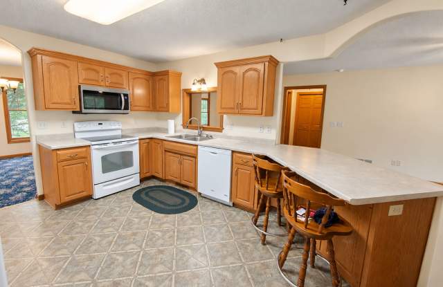 Rare Viking Hills Rental Opportunity - One Level Living! Gallery 4