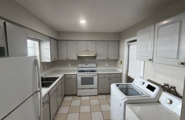 625 Cadillac Blvd photos photos