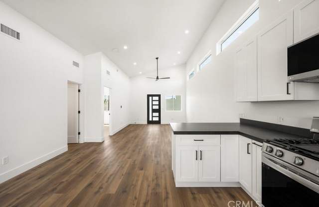 881 Capital St B photos photos