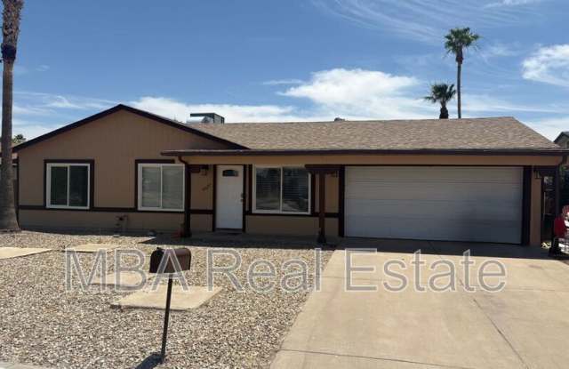 4027 E Windrose Dr photos photos