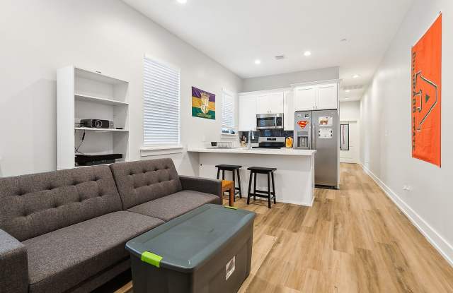 Cozy 2 Bedroom, 1 Bath Apartment photos photos