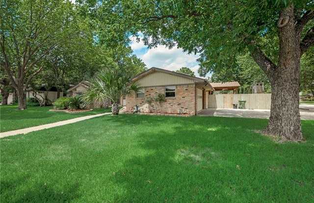 200 Plainview Drive Gallery 3