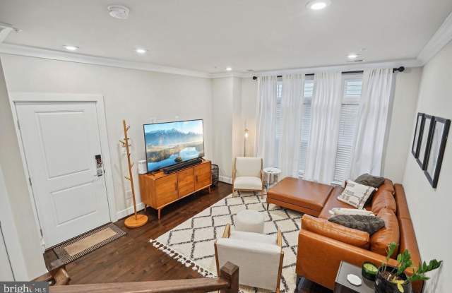 7205 GEORGIA Avenue NW photos photos