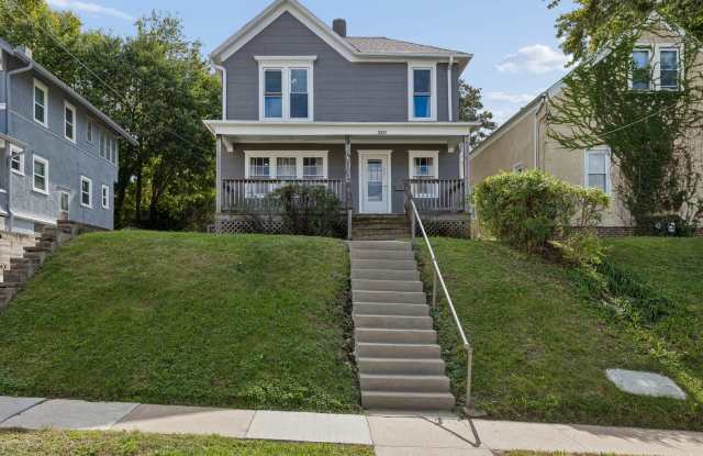 Renovated Midtown Home | 5 Bed, 2 Bath | Hardwoods, Central Air, W/D Included Gallery 1