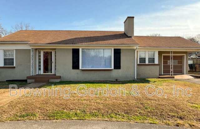 328 E. Thompson Lane photos photos