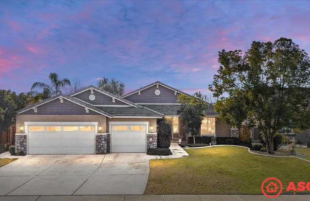 5 Bedroom | 3 Bathroom House — Bakersfield (93314) photos photos