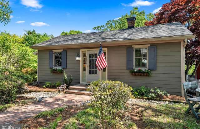 155 RIDGEWAY Circle Gallery 2