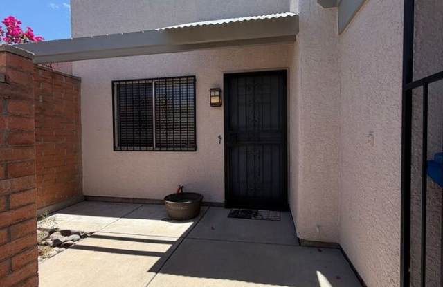 2825 North Adelaide Place Gallery 3