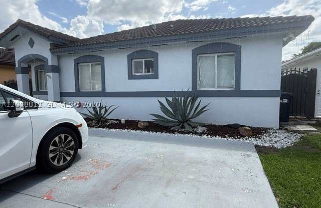 4636 SW 164th Pl Gallery 2